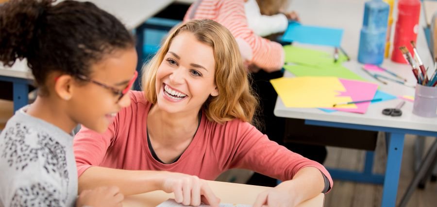 You are currently viewing Northern Ireland Teachers Win 4% Pay Rise for 2025-26, Backdated to September